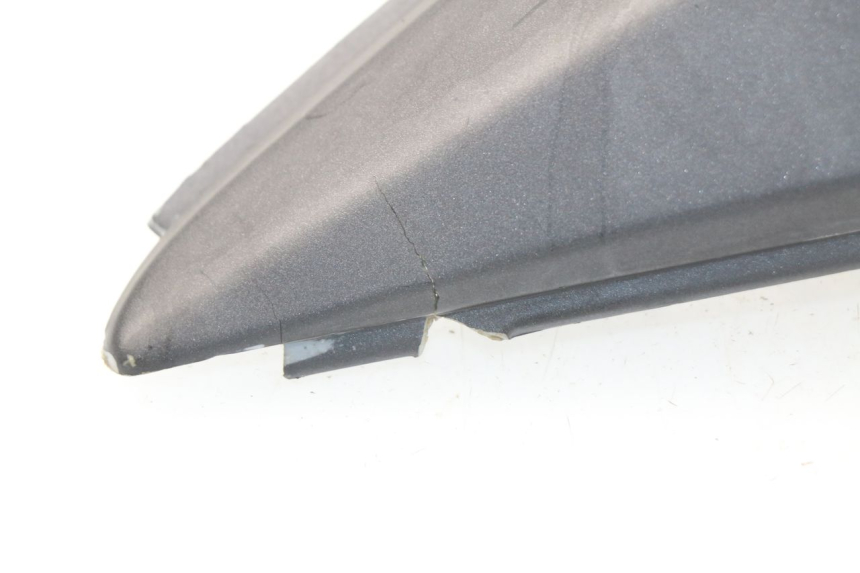 photo de VERKLEIDUNG HINTEN LINKS SYM GTS EVO 125 (2009 - 2013) - Kennzeichnungen und Originalreferenzen