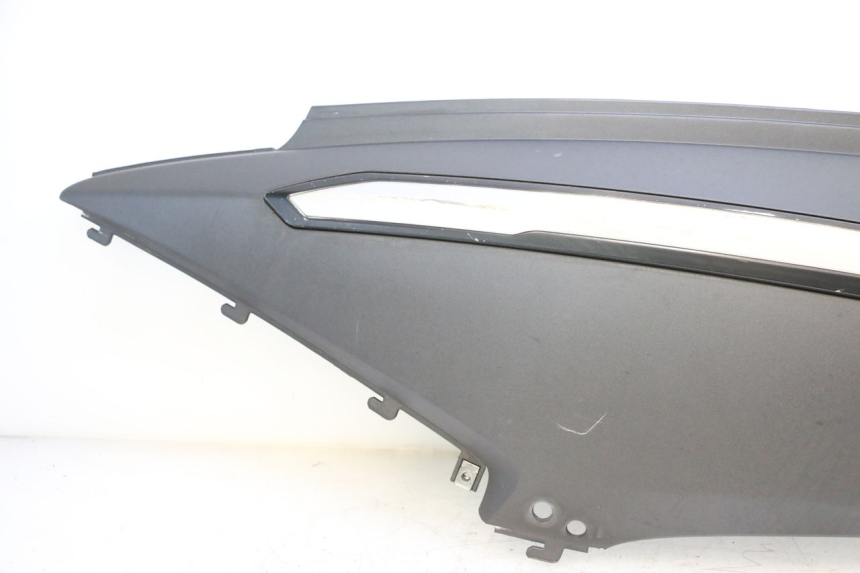 photo de VERKLEIDUNG HINTEN LINKS SYM GTS EVO 125 (2009 - 2013) - Detailansicht des Bauteils