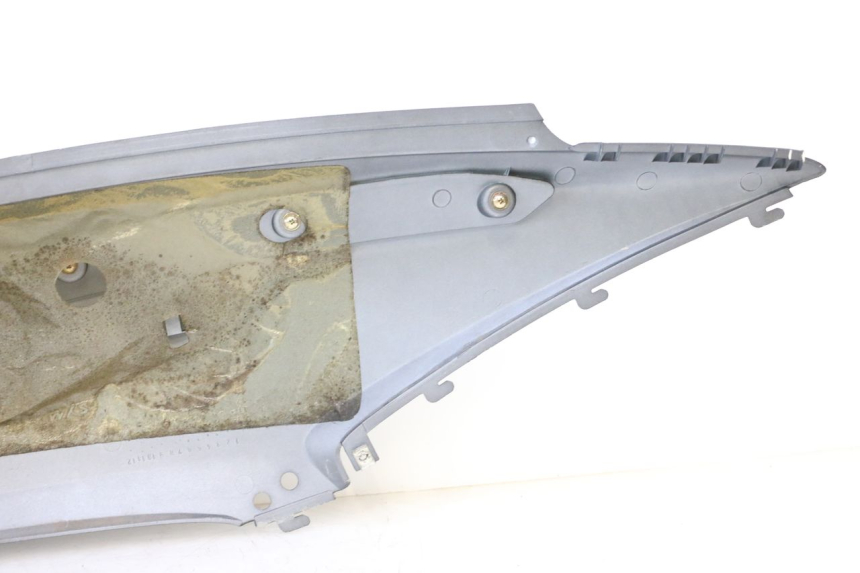 photo de VERKLEIDUNG HINTEN LINKS SYM GTS EVO 125 (2009 - 2013) - Weitere Ansicht des Artikels