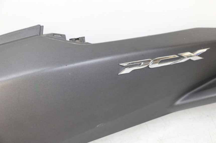 photo de VERKLEIDUNG HINTEN LINKS HONDA PCX (JF57/JF64) 125 (2014 - 2018) - Zoom auf Komponenten