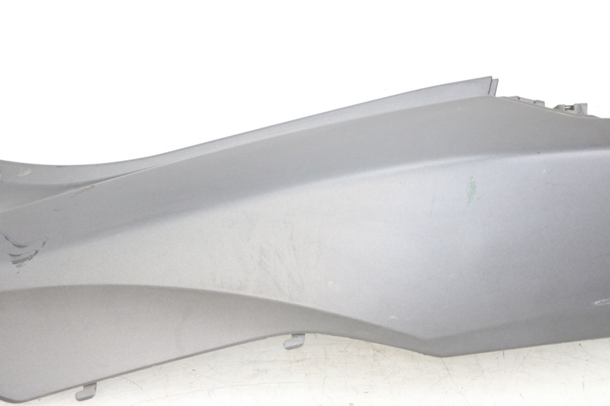 photo de VERKLEIDUNG HINTEN LINKS HONDA PCX (JF57/JF64) 125 (2014 - 2018) - Detaillierte Sichtprüfung