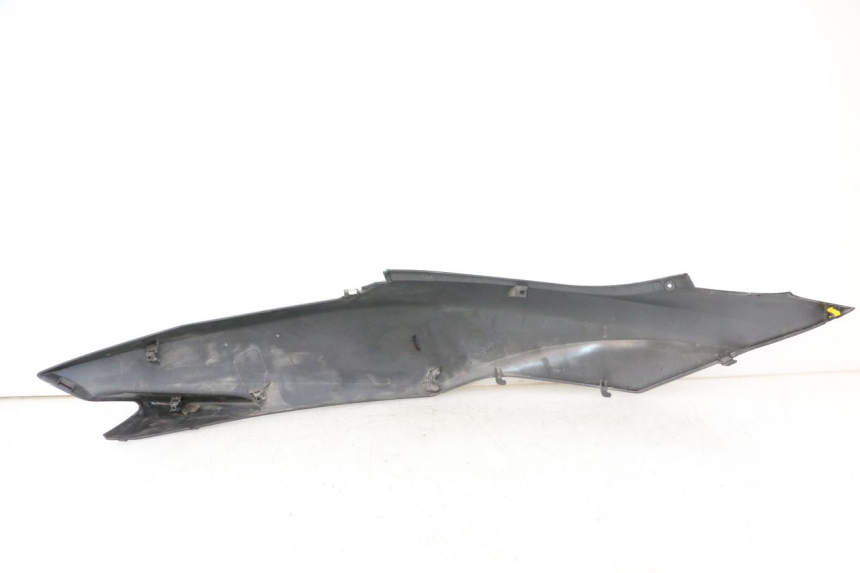 photo de VERKLEIDUNG HINTEN LINKS HONDA PCX (JF57/JF64) 125 (2014 - 2018) - Details der Befestigungspunkte