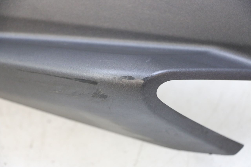 photo de VERKLEIDUNG HINTEN LINKS HONDA PCX (JF57/JF64) 125 (2014 - 2018) - Kennzeichnungen und Originalreferenzen