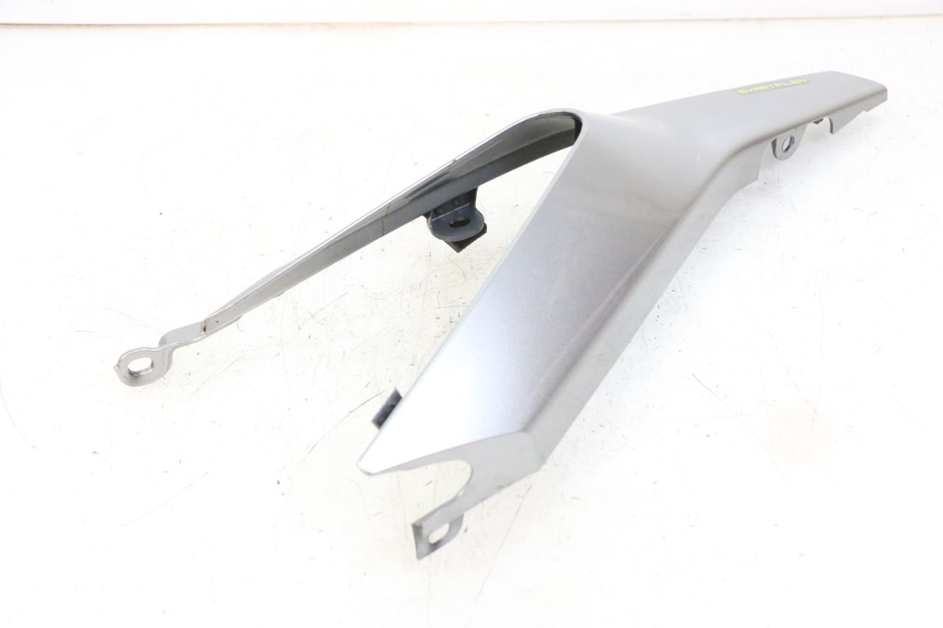 photo de VERKLEIDUNG HINTEN LINKS HUSQVARNA SVARTPILEN 401 (2018 - 2023) - Technische Nahaufnahme