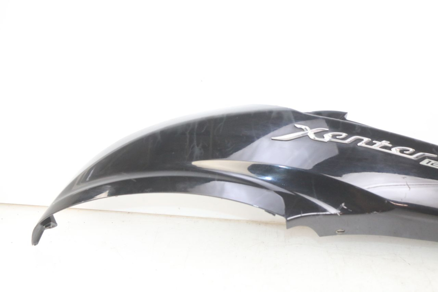 photo de LINKES HINTERES SEITENTEIL YAMAHA HW XENTER 125 (2011 - 2017) - Charakteristische Merkmale