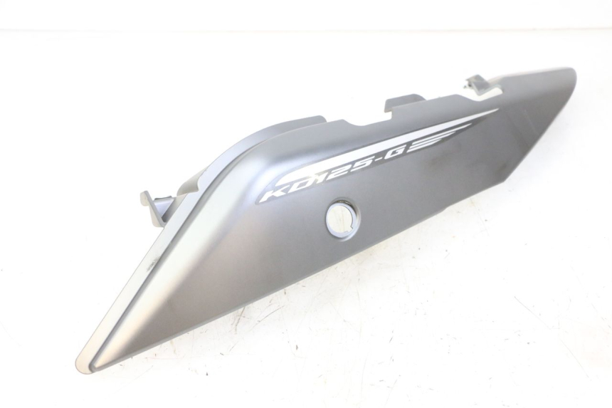 photo de VERKLEIDUNG HINTEN LINKS KIDEN KD125-G 125 (2018 - 2022) - Kennzeichnungen und Originalreferenzen