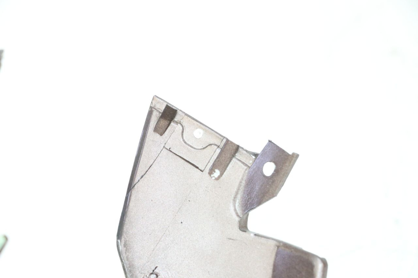 photo de LINKES HINTERES SEITENTEIL PEUGEOT KISBEE 2T 50 (2010 - 2017) - Zoom auf Gebrauchszustand