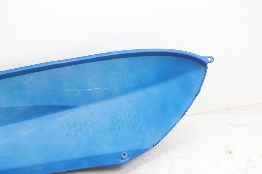 photo de VERKLEIDUNG HINTEN LINKS PEUGEOT KISBEE 2T 50 (2018 - 2022) - Kennzeichnungen und Originalreferenzen