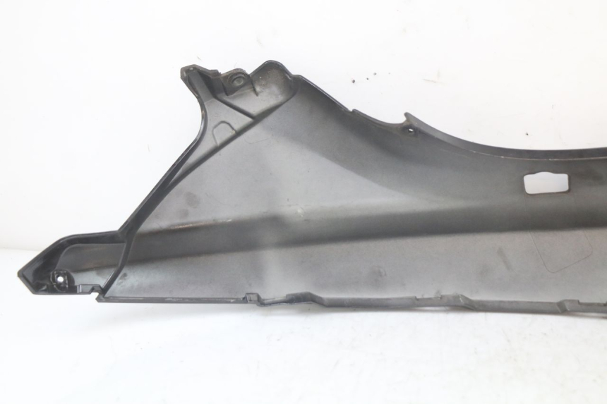 photo de VERKLEIDUNG HINTEN LINKS PIAGGIO MP3 LT 400 (2007 - 2012) - Oberflächenzustand und Material