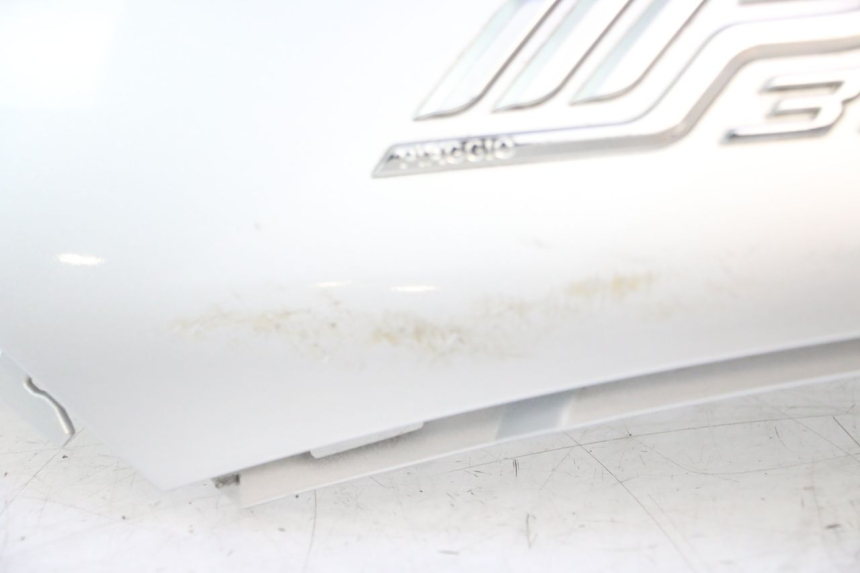 photo de VERKLEIDUNG HINTEN LINKS PIAGGIO MP3 LT 300 (2010 - 2016) - Charakteristische Merkmale