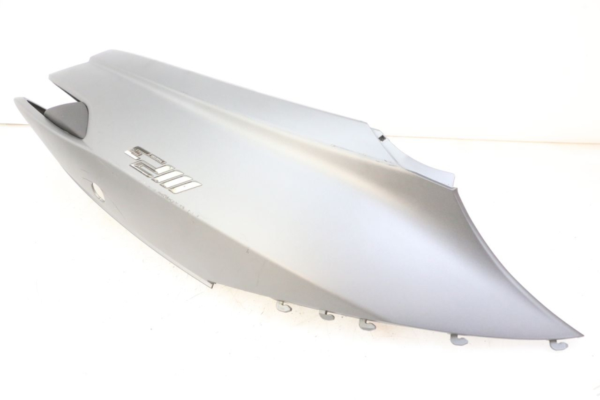 photo de LINKES HINTERES SEITENTEIL PIAGGIO MP3 500 (2014 - 2017) - Details der Befestigungspunkte