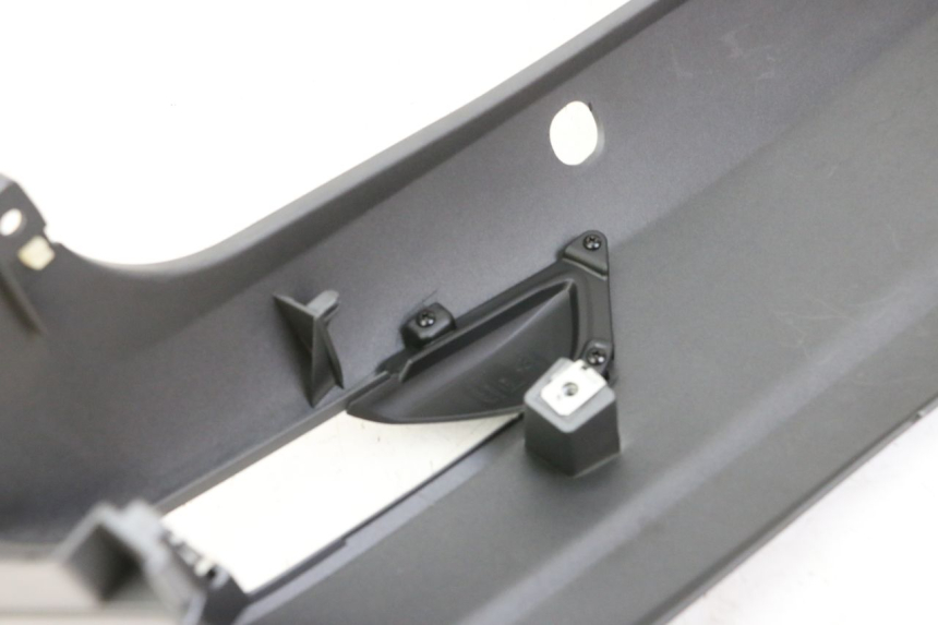 photo de LINKES HINTERES SEITENTEIL PIAGGIO MP3 500 (2014 - 2017) - Kennzeichnungen und Originalreferenzen