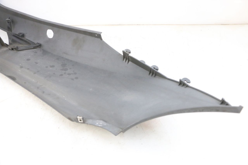 photo de VERKLEIDUNG HINTEN LINKS PIAGGIO MP3 500 (2016 - 2018) - Zoom auf Gebrauchszustand