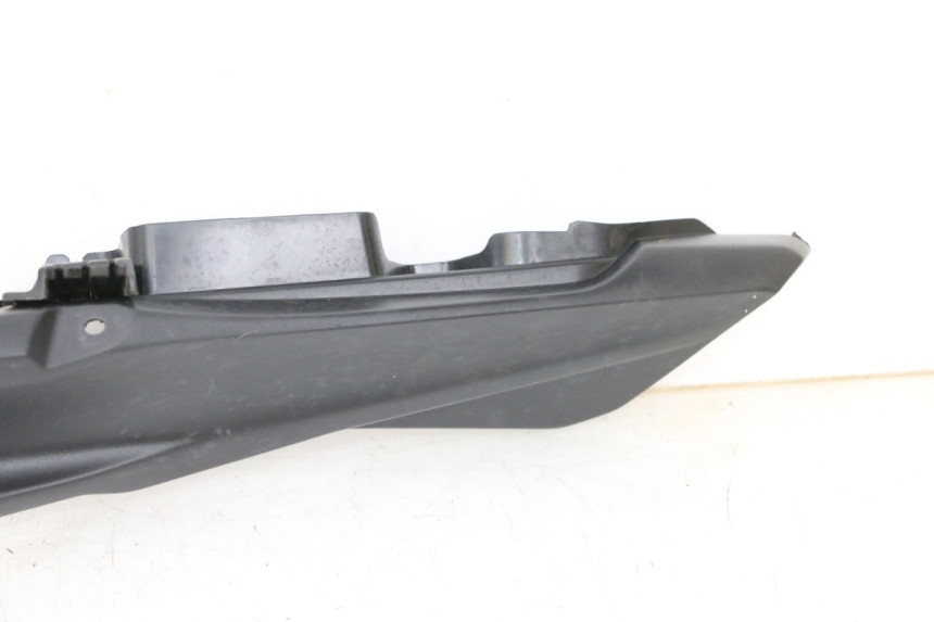 photo de VERKLEIDUNG HINTEN LINKS YAMAHA MT-07 MT07 ABS 700 (2018 - 2020) - Zoom auf Gebrauchszustand