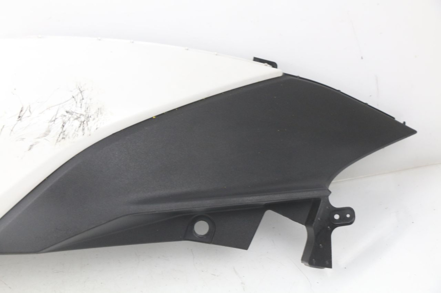 photo de VERKLEIDUNG HINTEN LINKS MBK MW TRYPTIK 125 (2017 - 2022) - Detailansicht des Bauteils