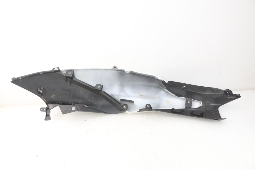 photo de VERKLEIDUNG HINTEN LINKS MBK MW TRYPTIK 125 (2017 - 2022) - Oberflächenzustand und Material