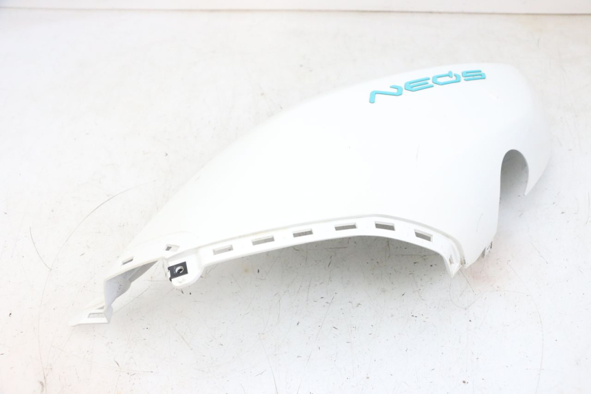 photo de VERKLEIDUNG HINTEN LINKS YAMAHA NEO'S CORE 1 (2022 - 2026) - Charakteristische Merkmale