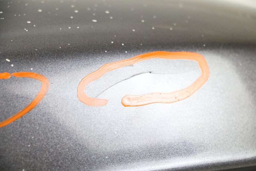 photo de VERKLEIDUNG HINTEN LINKS YAMAHA NEO'S NEOS 2T 50 (1998 - 2007) - Details der Befestigungspunkte