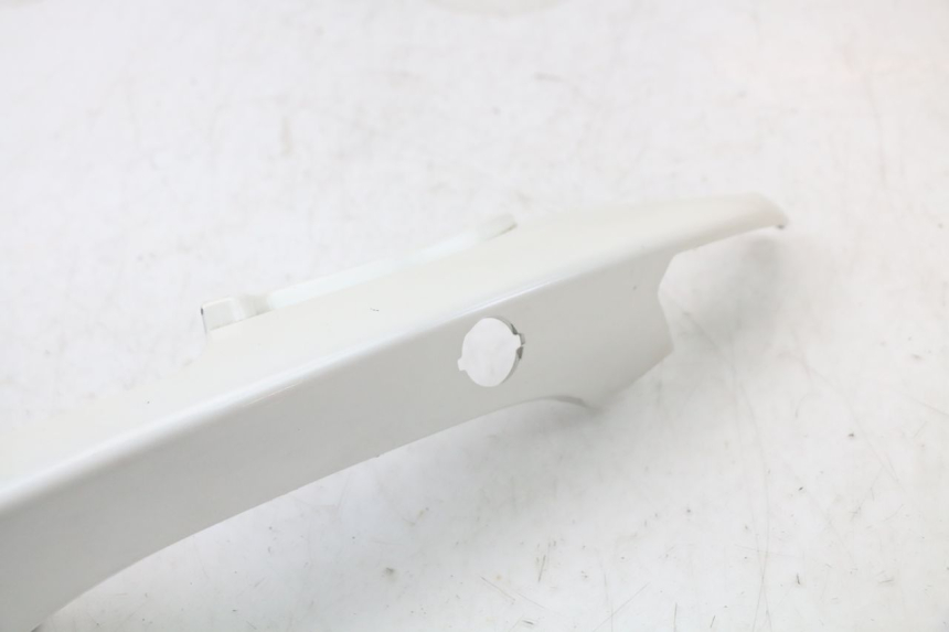 photo de VERKLEIDUNG HINTEN LINKS MOTO GUZZI NORGE 8V GT 1200 (2011 - 2016) - Zoom auf Gebrauchszustand