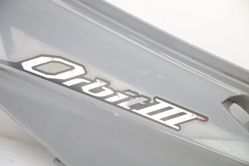 photo de VERKLEIDUNG HINTEN LINKS SYM ORBIT III 3 4T 50 (2021 - 2025) - Alternative Perspektive