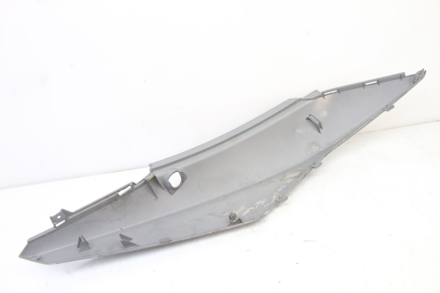 photo de VERKLEIDUNG HINTEN LINKS SYM ORBIT III 3 4T 50 (2021 - 2025) - Details der Befestigungspunkte