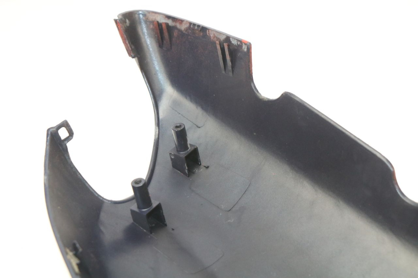 photo de HINTERE LINKE SEITENVERKLEIDUNG MBK OVETTO 50 (1998 - 2007) - Zoom auf Gebrauchszustand