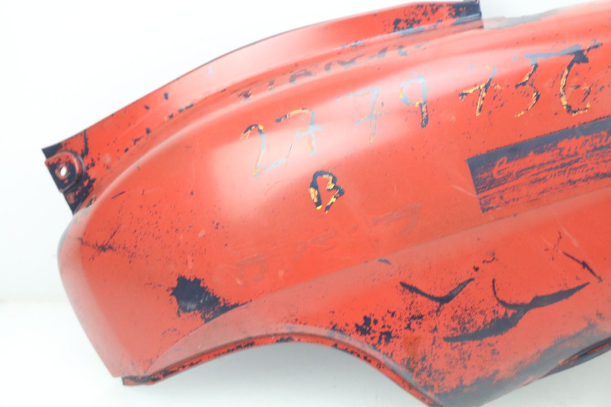 photo de HINTERE LINKE SEITENVERKLEIDUNG MBK OVETTO 50 (1998 - 2007) - Details der Befestigungspunkte