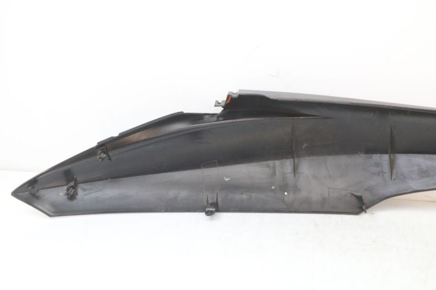 photo de VERKLEIDUNG HINTEN LINKS HONDA PCX (JF28) 125 (2009 - 2011) - Details der Befestigungspunkte