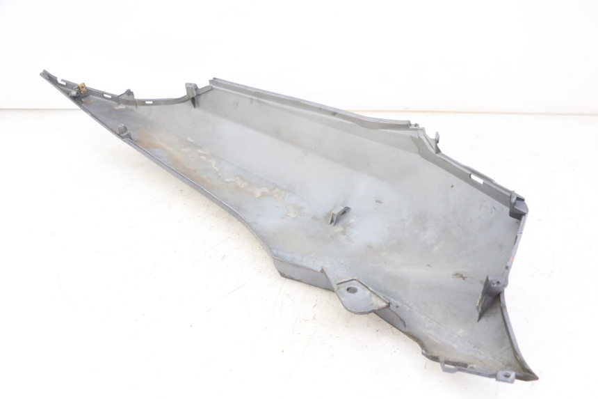 photo de VERKLEIDUNG HINTEN LINKS PEUGEOT BELVILLE 125 (2017 - 2021) - Alternative Perspektive