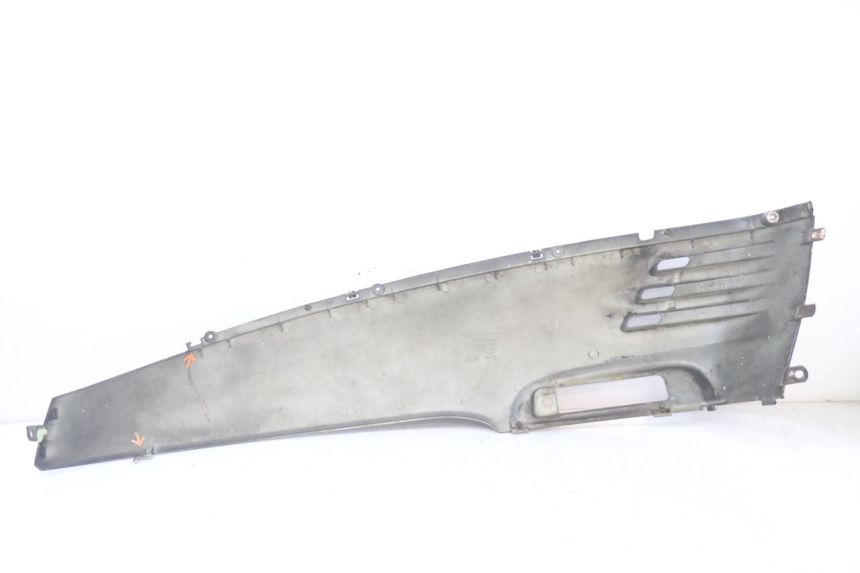 photo de VERKLEIDUNG HINTEN LINKS PEUGEOT DJANGO 125 (2014 - 2017) - Oberflächenzustand und Material