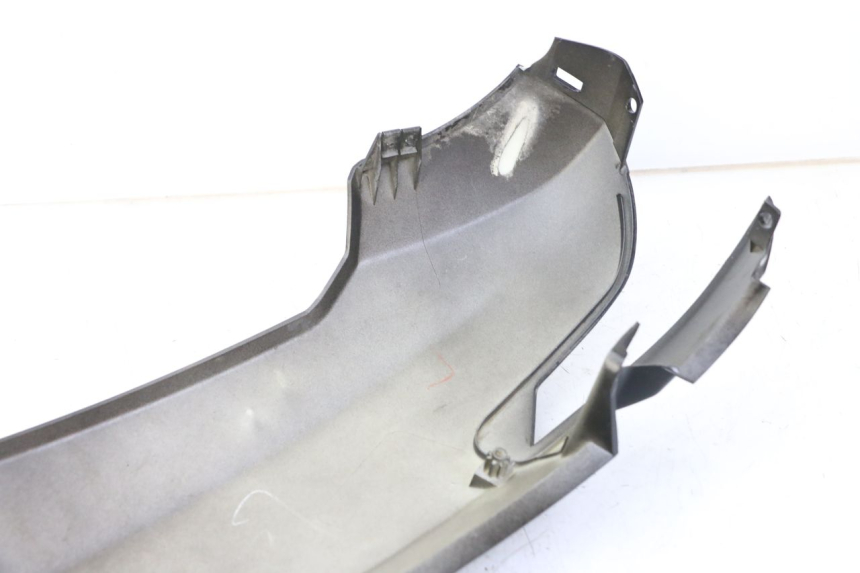 photo de VERKLEIDUNG HINTEN LINKS PEUGEOT VIVACITY 125 (2010 - 2017) - Zoom auf Gebrauchszustand