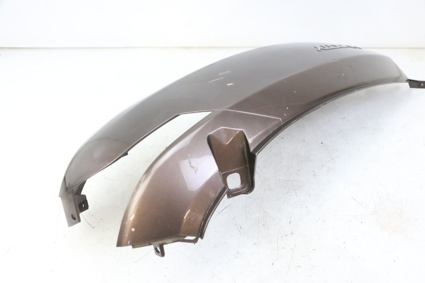 photo de VERKLEIDUNG HINTEN LINKS PEUGEOT VIVACITY 125 (2010 - 2017) - Details der Befestigungspunkte