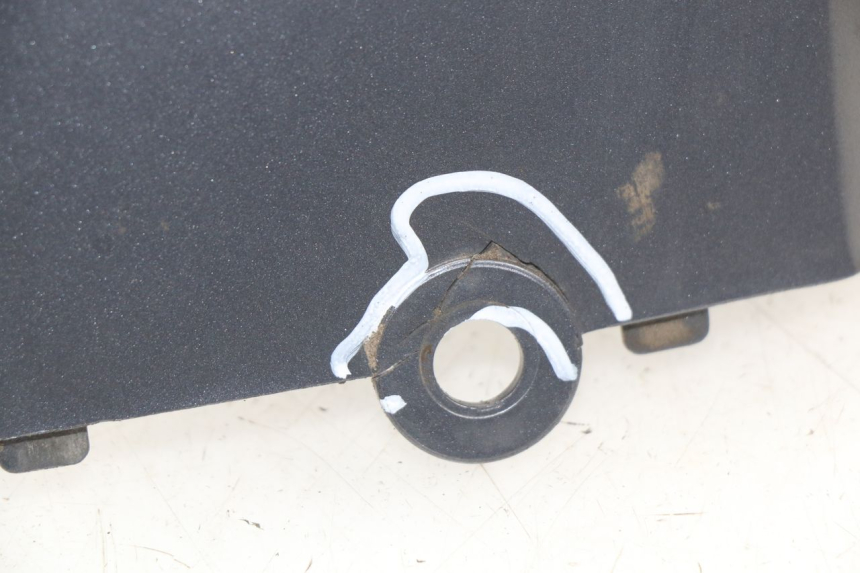 photo de VERKLEIDUNG HINTEN LINKS DAELIM S2 125 (2006 - 2007) - Kennzeichnungen und Originalreferenzen