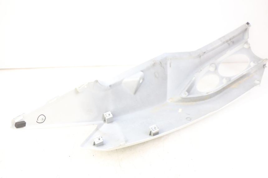 photo de LINKES HINTERES SEITENTEIL DAELIM S3 125 (2010 - 2017) - Oberflächenzustand und Material