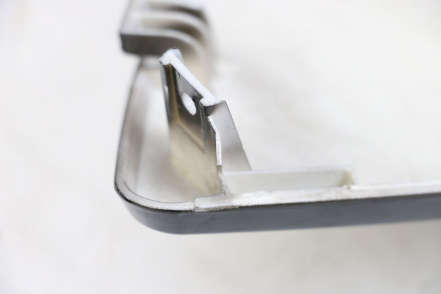 photo de HINTERE LINKE SEITENVERKLEIDUNG JM MOTORS SANTANA 50 (2014 - 2023) - Zoom auf Gebrauchszustand