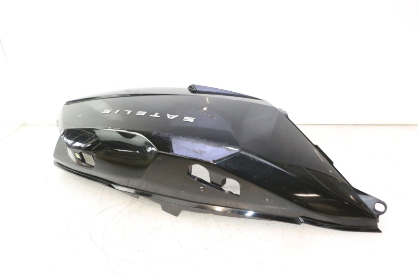 photo de VERKLEIDUNG HINTEN LINKS PEUGEOT SATELIS 125 (2006 - 2009) - Weitere Ansicht des Artikels