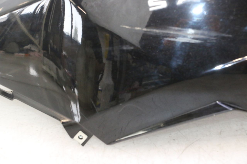 photo de VERKLEIDUNG HINTEN LINKS PEUGEOT SATELIS 125 (2006 - 2009) - Zoom auf Gebrauchszustand