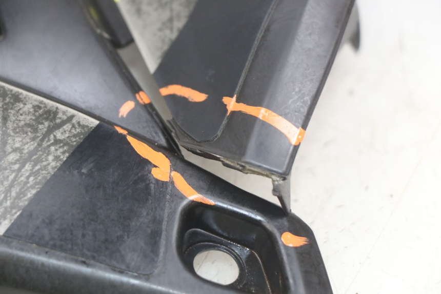 photo de LINKES HINTERES SEITENTEIL SHERCO SM-R 50 (2018 - 2021) - Details der Befestigungspunkte