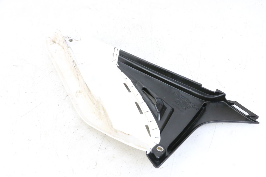 photo de VERKLEIDUNG HINTEN LINKS SHERCO SM-R 50 (2013 - 2017) - Details der Befestigungspunkte