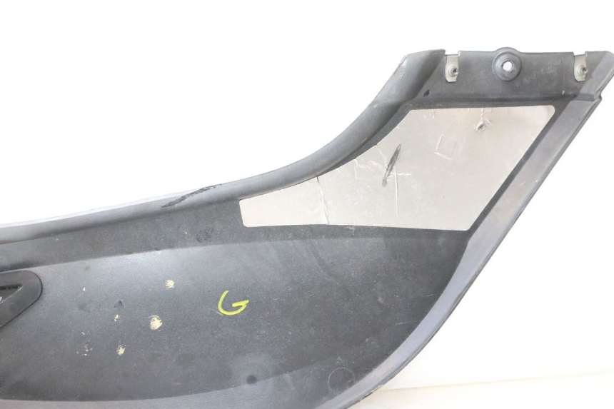 photo de VERKLEIDUNG HINTEN LINKS CAN-AM SPYDER RS 1000 (2008 - 2012) - Details der Befestigungspunkte