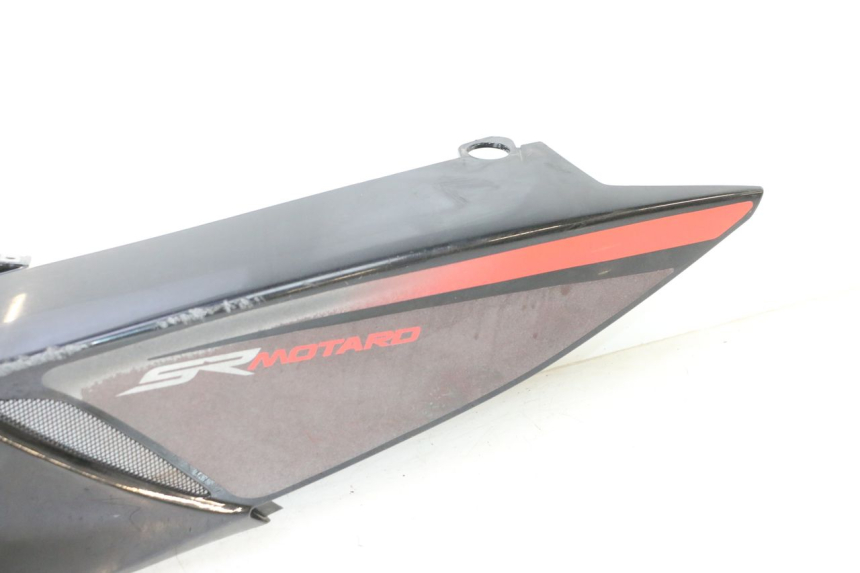 photo de VERKLEIDUNG HINTEN LINKS APRILIA SR MOTARD 50 (2012 - 2018) - Zoom auf Gebrauchszustand
