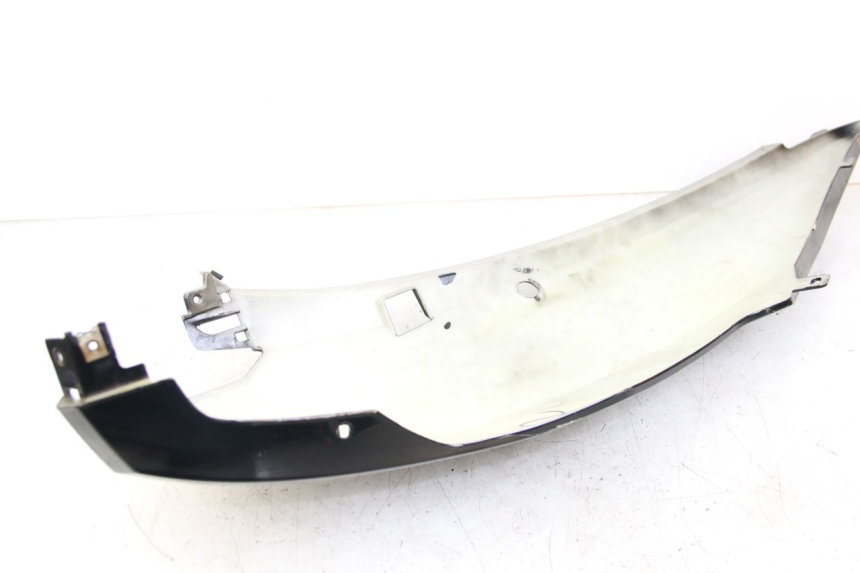 photo de VERKLEIDUNG HINTEN LINKS RAZZO STEED 125 (2012 - 2018) - Details der Befestigungspunkte