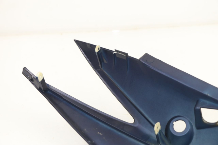 photo de VERKLEIDUNG HINTEN LINKS PEUGEOT SUM UP 125 (2008 - 2013) - Zoom auf Gebrauchszustand