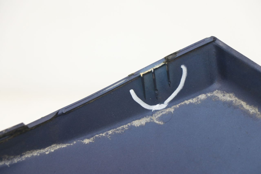 photo de VERKLEIDUNG HINTEN LINKS PEUGEOT SUM UP 125 (2008 - 2013) - Details der Befestigungspunkte