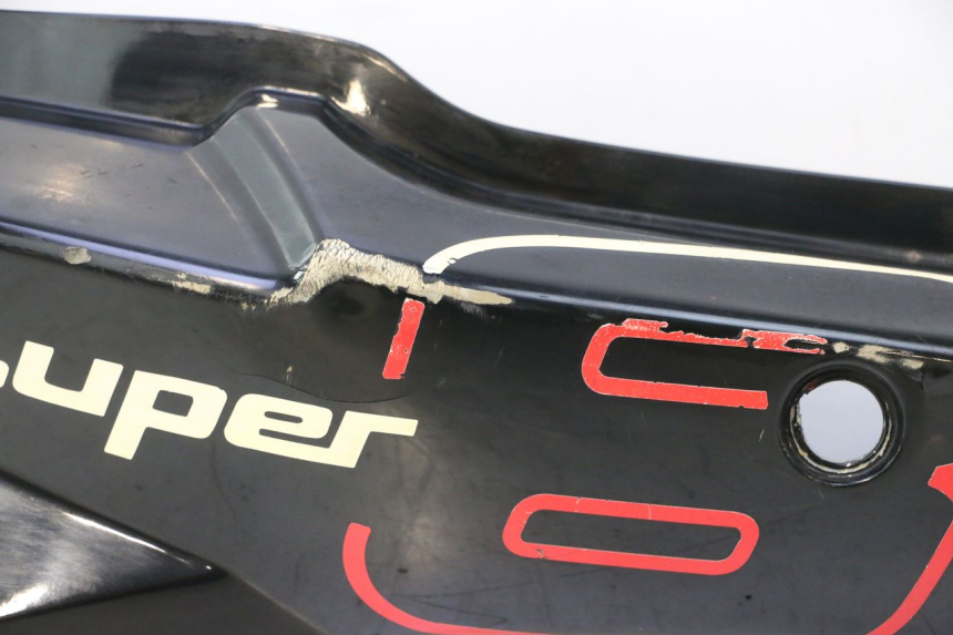 photo de VERKLEIDUNG HINTEN LINKS KYMCO SUPER 8 2T 50 (2007 - 2013) - Zoom auf Gebrauchszustand