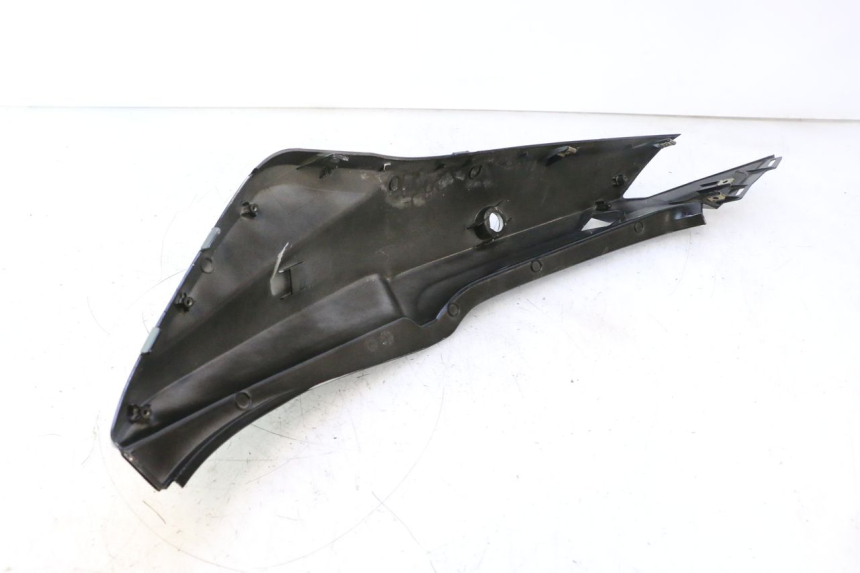 photo de VERKLEIDUNG HINTEN LINKS KYMCO SUPER 8 2T 50 (2007 - 2013) - Kennzeichnungen und Originalreferenzen