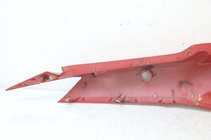 photo de VERKLEIDUNG HINTEN LINKS KYMCO SUPER 8 125 (2008 - 2015) - Details der Befestigungspunkte