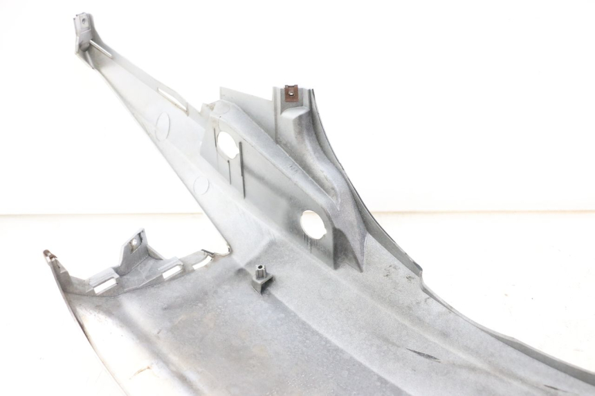 photo de VERKLEIDUNG HINTEN LINKS SUZUKI BURGMAN 125 (2007 - 2014) - Detailansicht des Bauteils