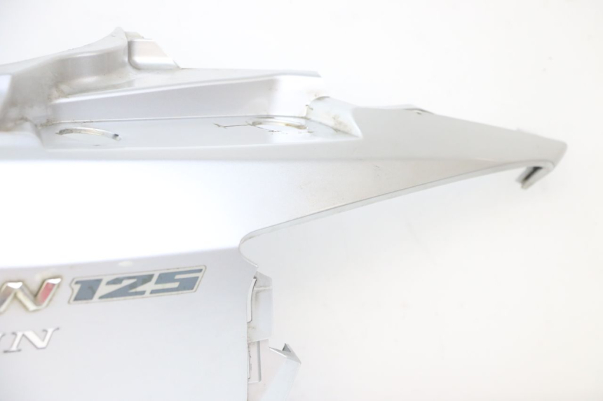 photo de VERKLEIDUNG HINTEN LINKS SUZUKI BURGMAN 125 (2007 - 2014) - Detaillierte Sichtprüfung
