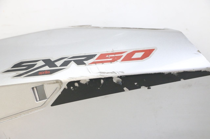 photo de HINTERE LINKE SEITENVERKLEIDUNG APRILIA SXR 50 (2021 - 2023) - Charakteristische Merkmale